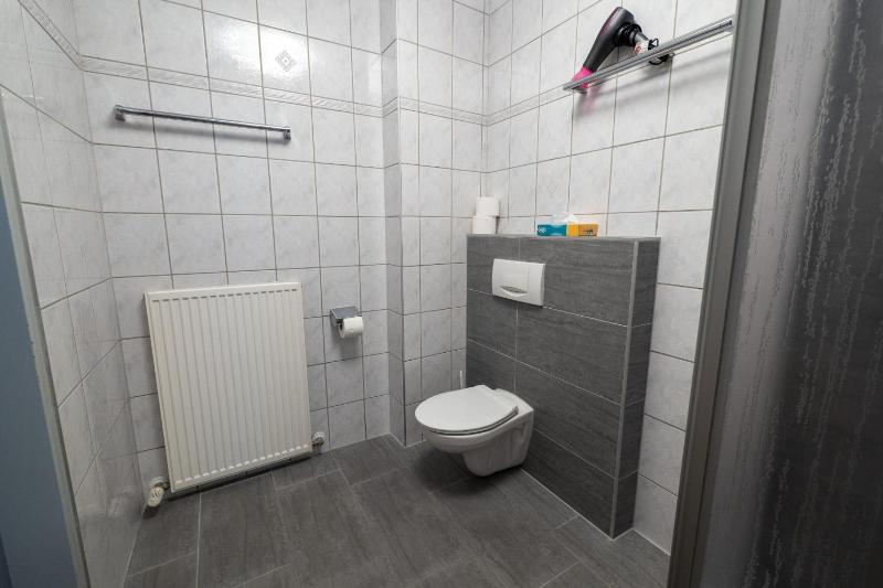 Quadruple Room image 3