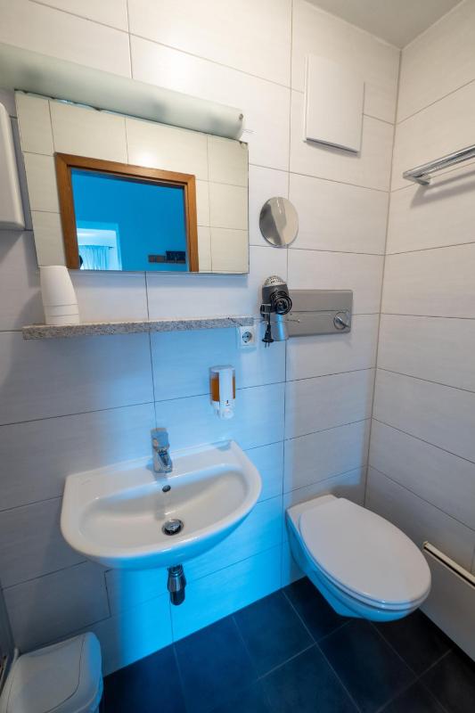 Superior Triple Room image 4