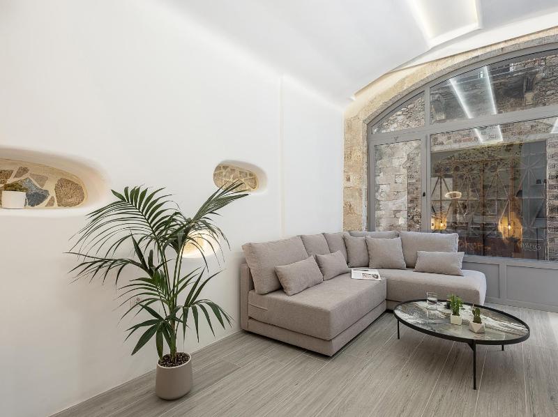 Malmáki a street view apartment - image 18