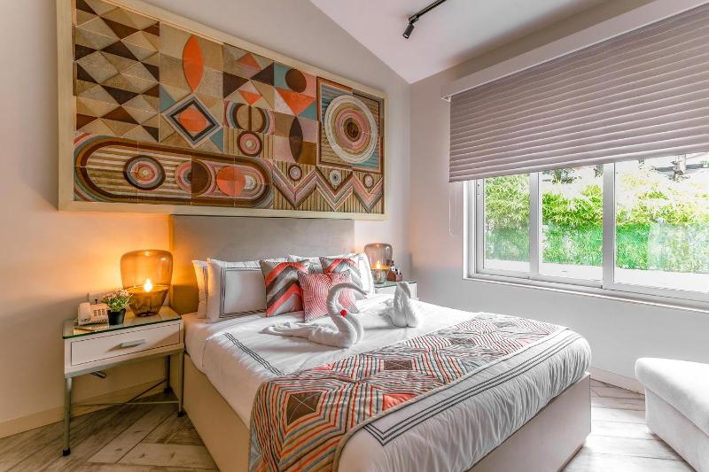 StayVista's Le Sutra Great Escapes - 5BR - Geometrica - Artistic Rooms Mountain View Pool and Gazebo Retreat - image 9