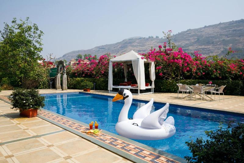 StayVista's Le Sutra Great Escapes - 5BR - Geometrica - Artistic Rooms Mountain View Pool and Gazebo Retreat - image 12
