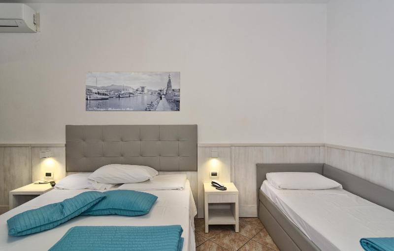 Triple Room image 4