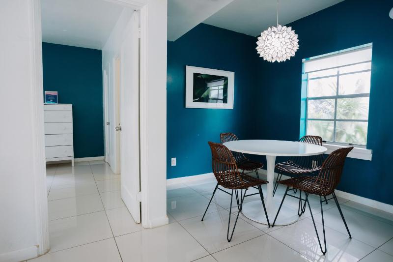 One-Bedroom Apartment image 4