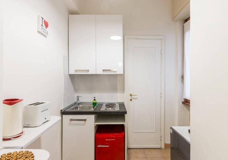 Studio Apartment image 2
