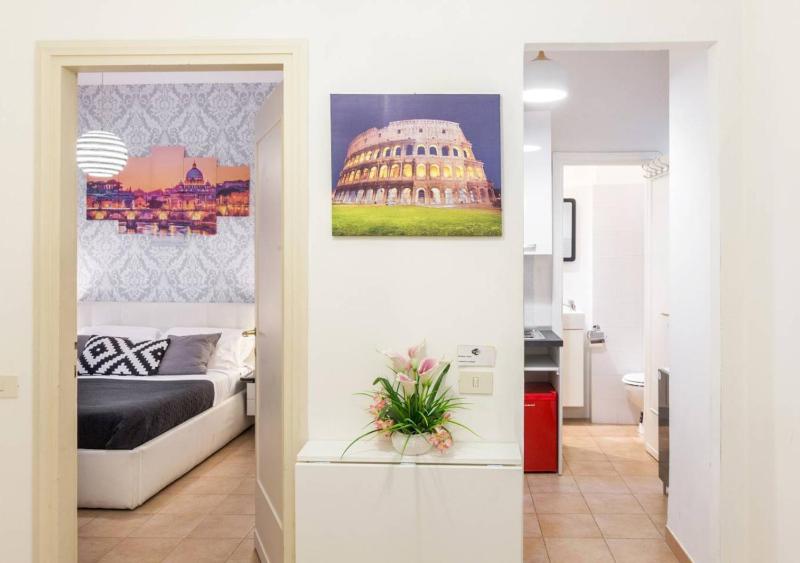 Studio Apartment image 3