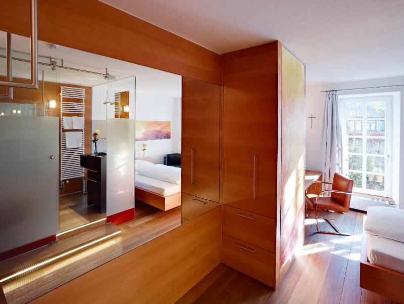 Superior Single Room image 4