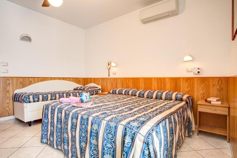Quadruple Room image 3