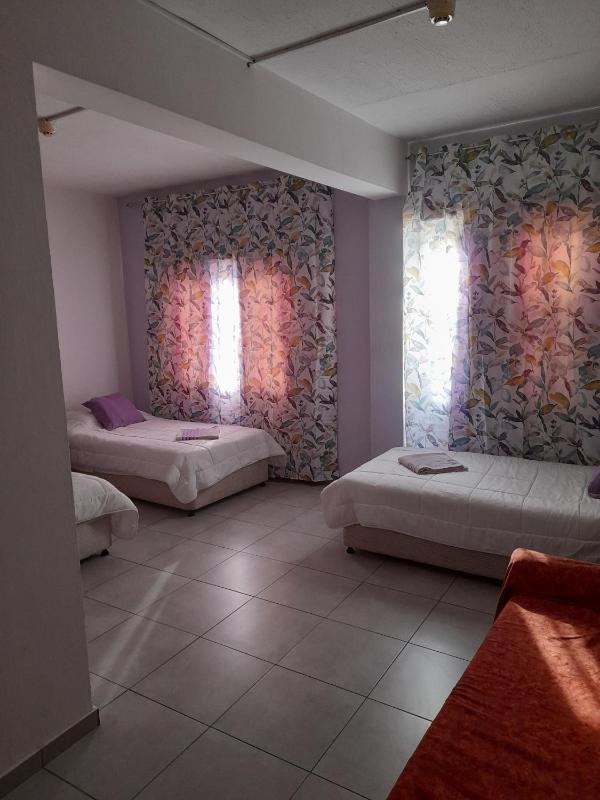 Standard Triple Room image 2