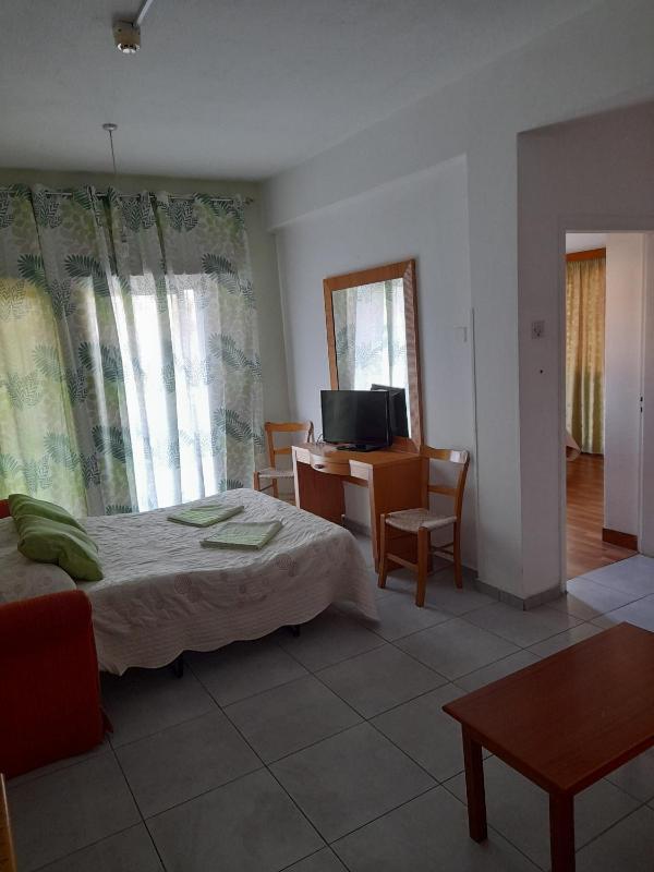Standard Family Room image 3