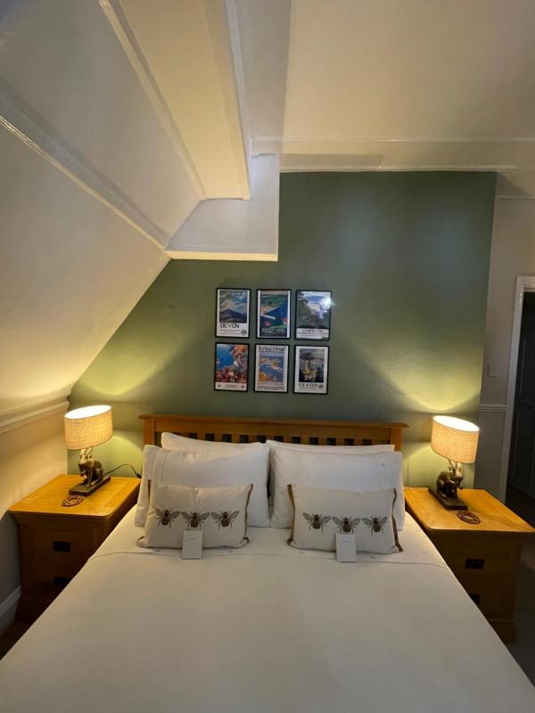One-Bedroom Suite image 3