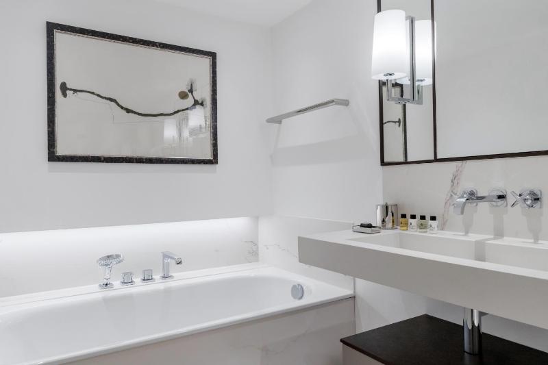 Superior Deluxe Double Room  image 3