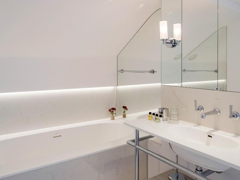 Junior Suite image 1