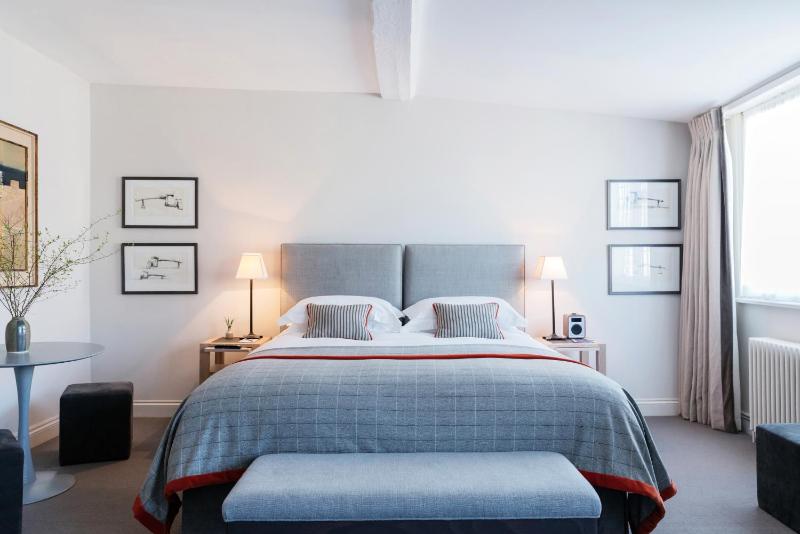 Deluxe Double Room image 1
