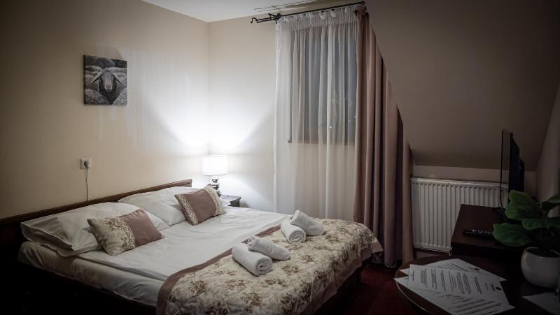 King Room image 3
