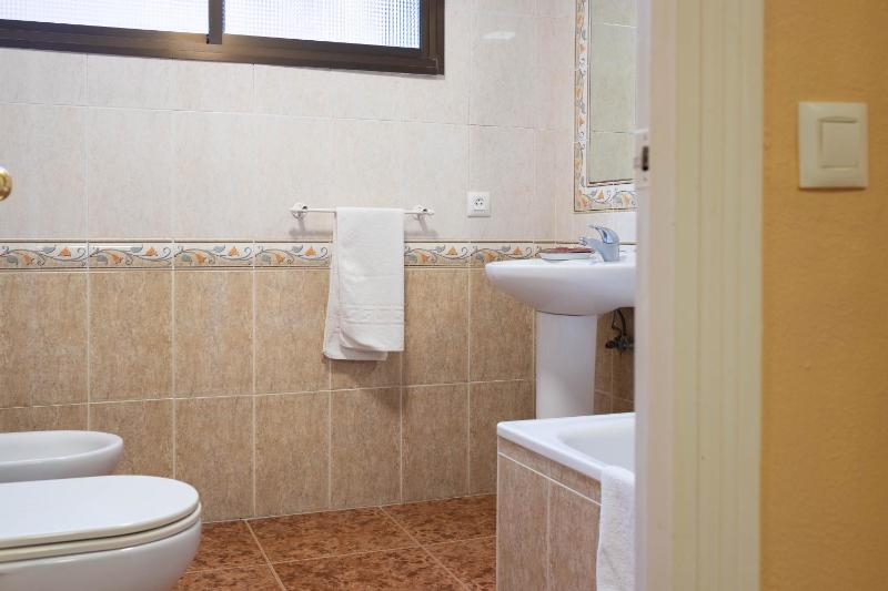 Triple Room (3 Adults) image 4