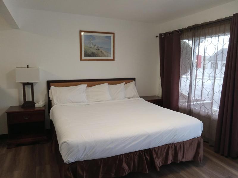 King Room image 3
