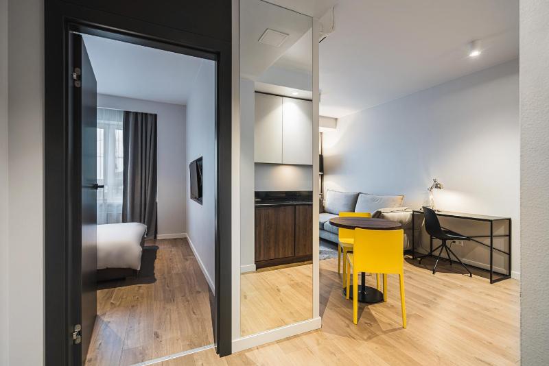 One-Bedroom Apartment image 3