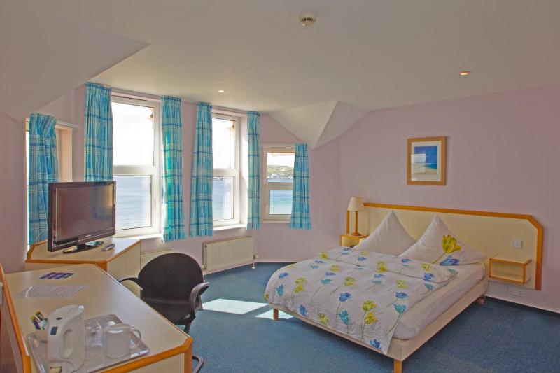 Double Room with Sea View image 2
