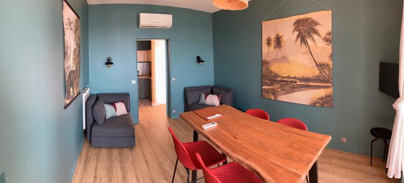 Family Room (4 persons) with Terrace and Panoramic Sea View image 3