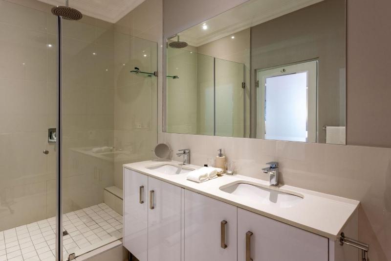 Heritage Deluxe Room image 4