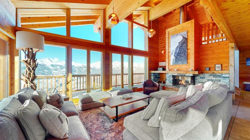 Chalet (16 adults) image 1