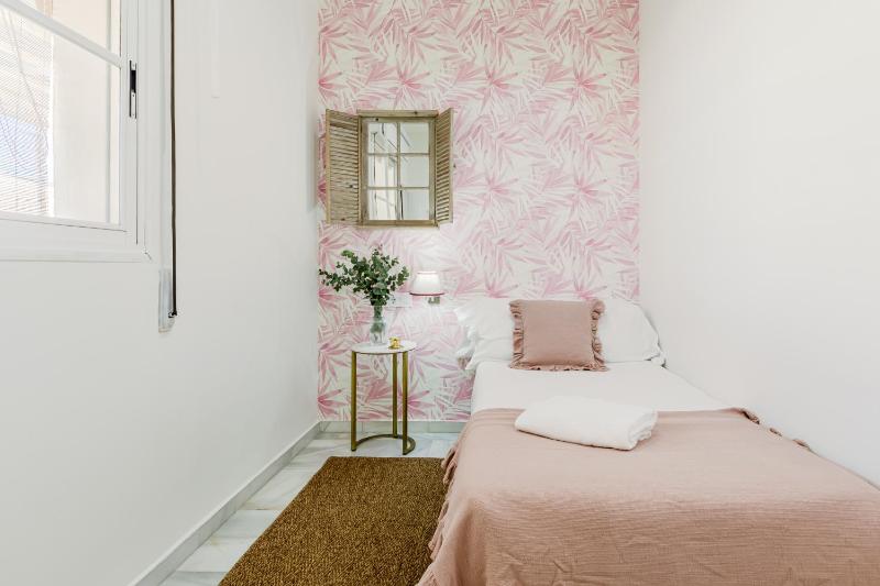 Superior Triple Room image 3
