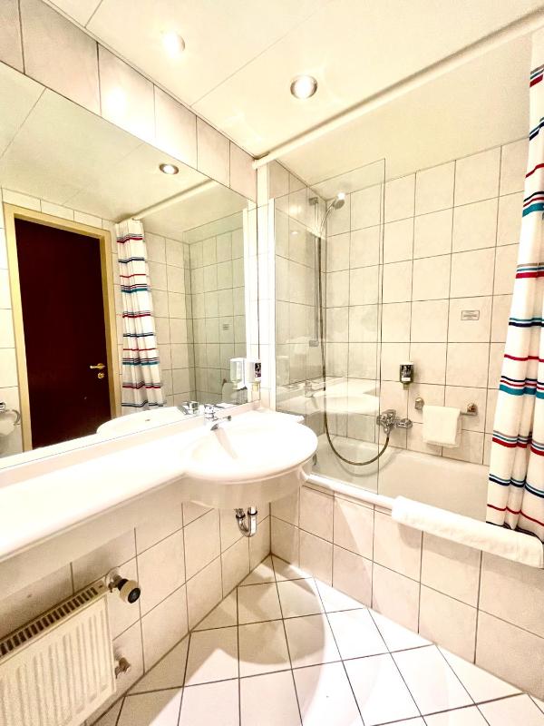 Privilege Suite with Double Bed image 3
