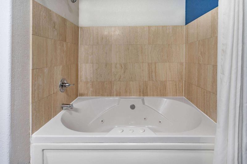 King Studio Suite - Non-Smoking image 2