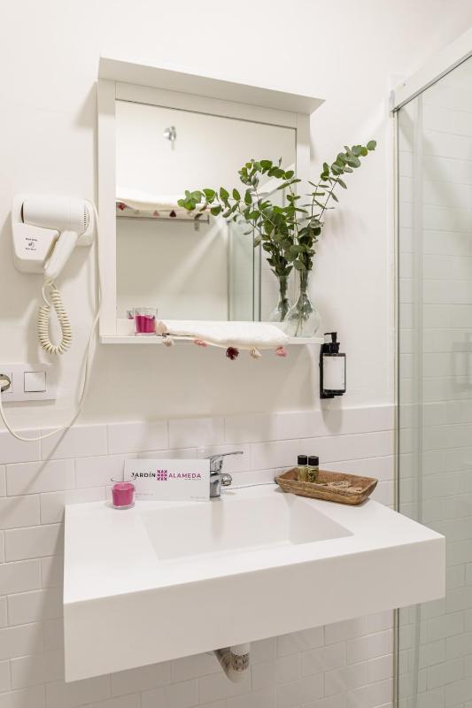 nüa alameda - image 7