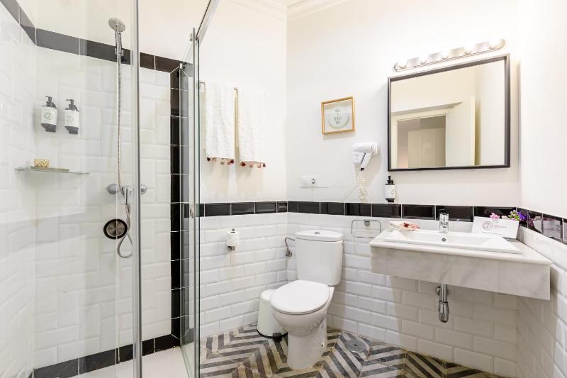 Superior Double or Twin Room image 4