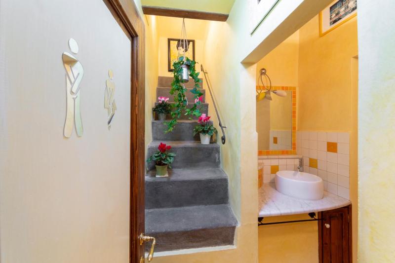 The paintress home with private patio - image 2
