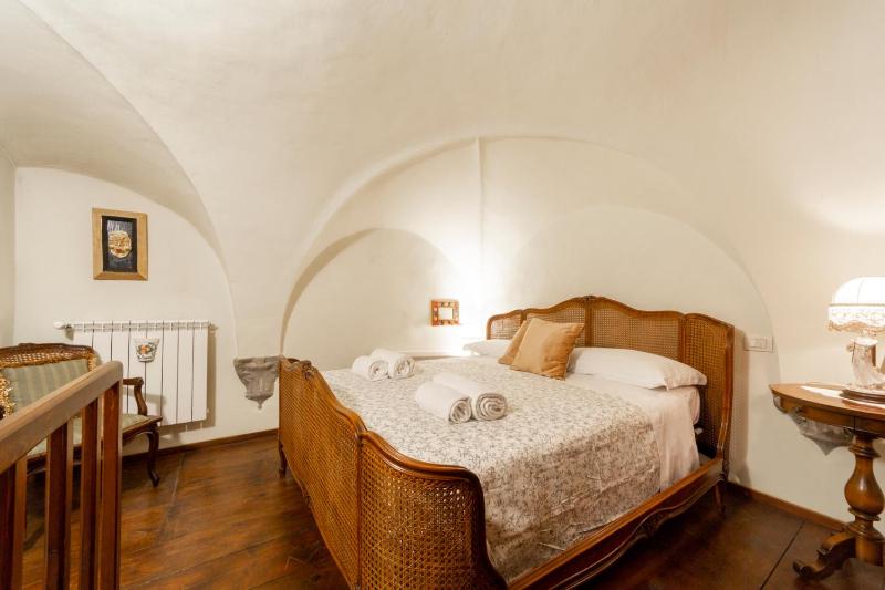 The paintress home with private patio - image 14