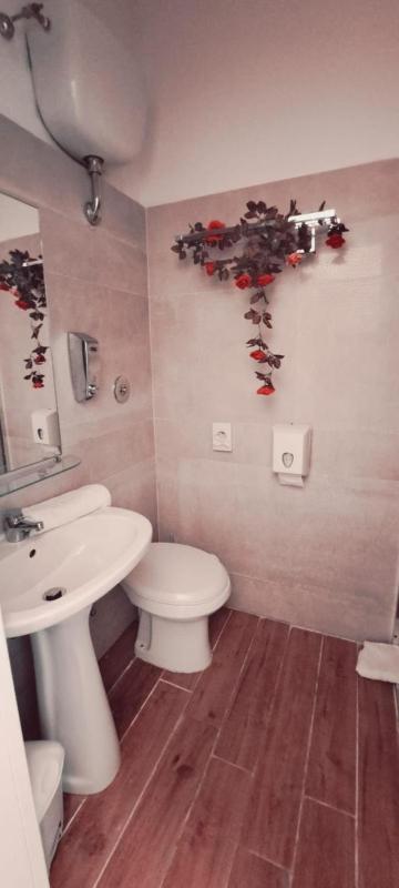 Small Double Room image 2