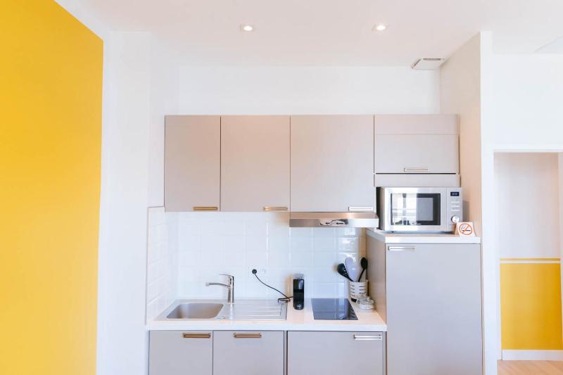 Apartment with Sea View image 3