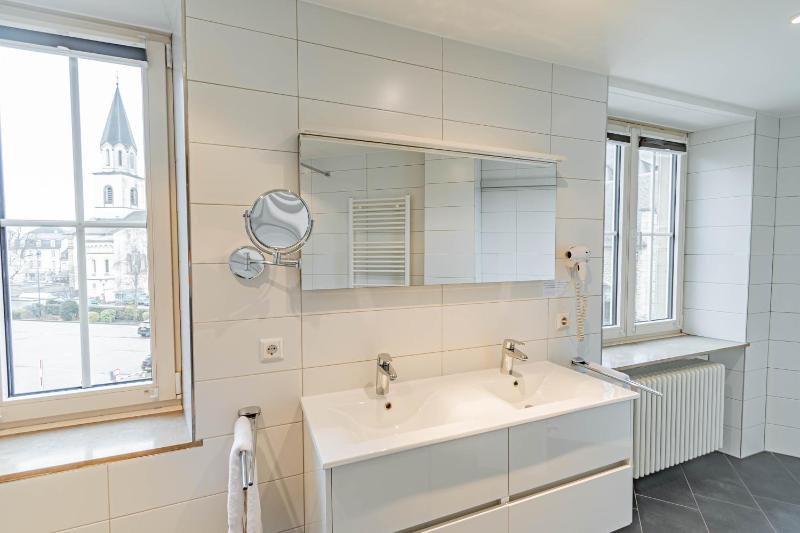 Superior Double Room image 3