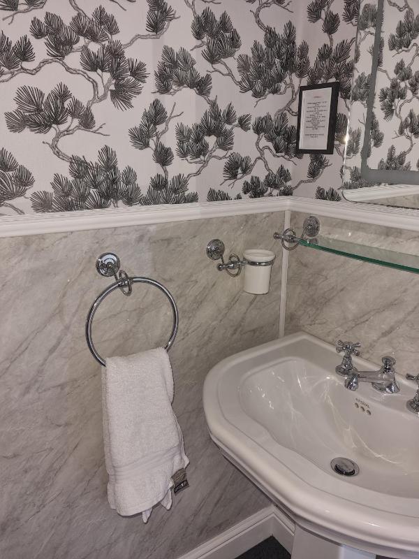 Double Room with Private Bathroom image 4