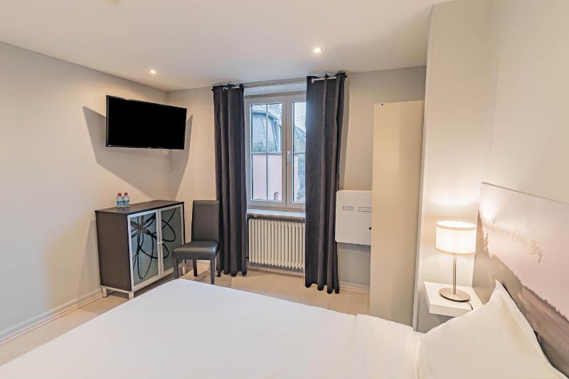 Double Room image 3