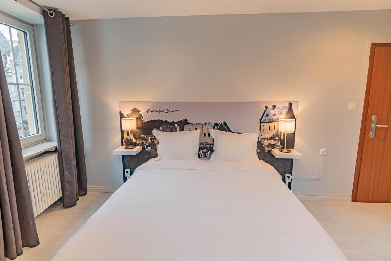 Superior Double Room image 4