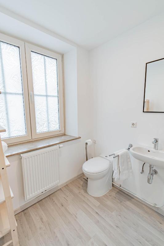 Single Room image 3