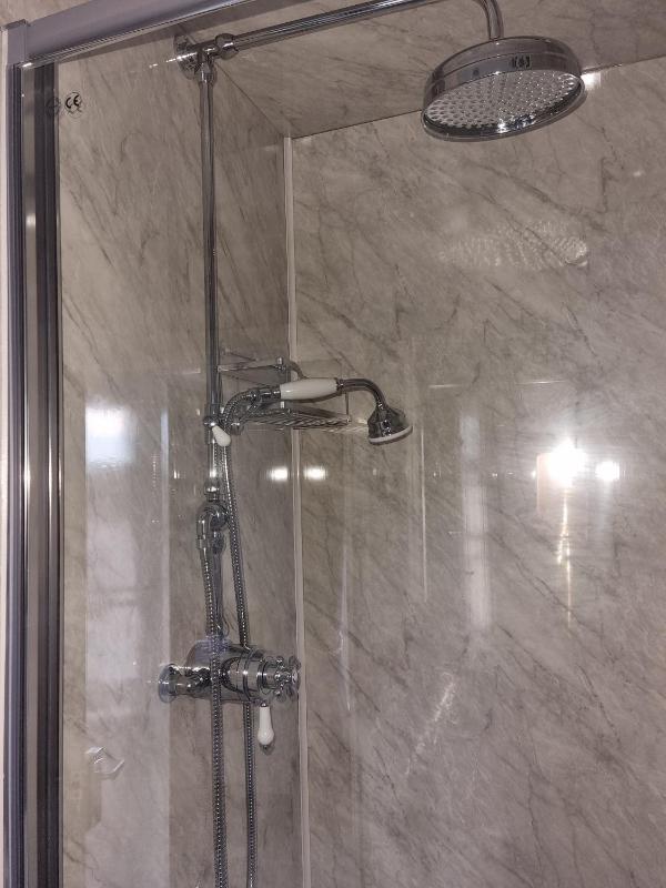Double Room with Private Bathroom image 3