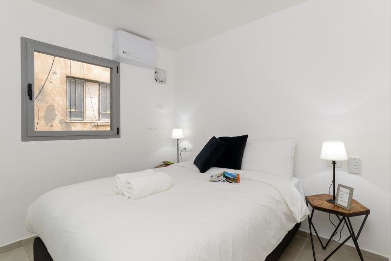 Brand New 2BR 2BATH by HolyGuest - image 2