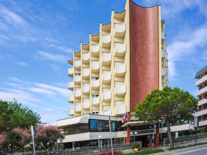 Quadruple Room with Sea View image 2