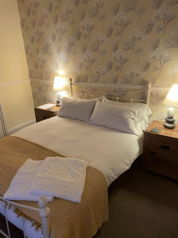 Double Room image 1