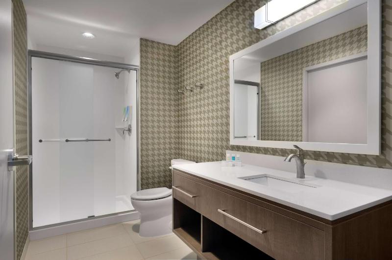One-Bedroom King Suite - Non-Smoking image 1