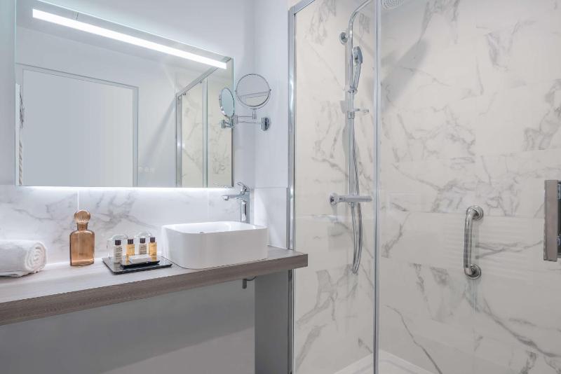 Signature Suite image 2