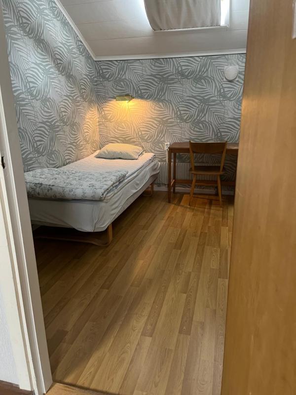 Budget Single Room image 3