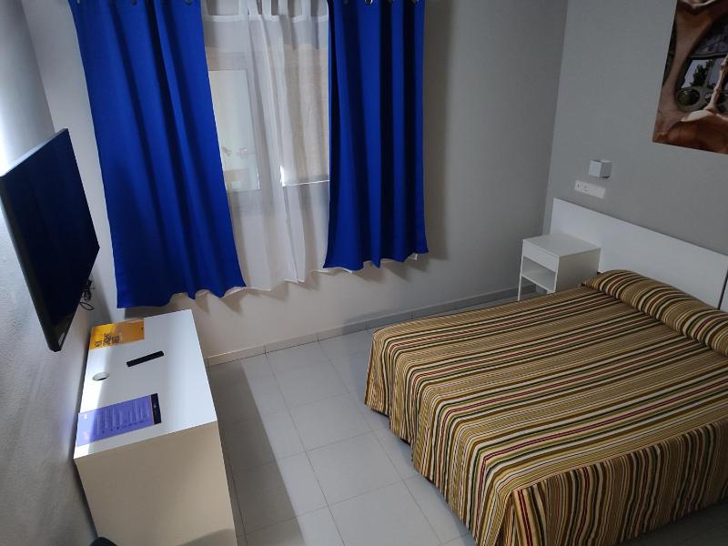 Double or Twin Room image 2