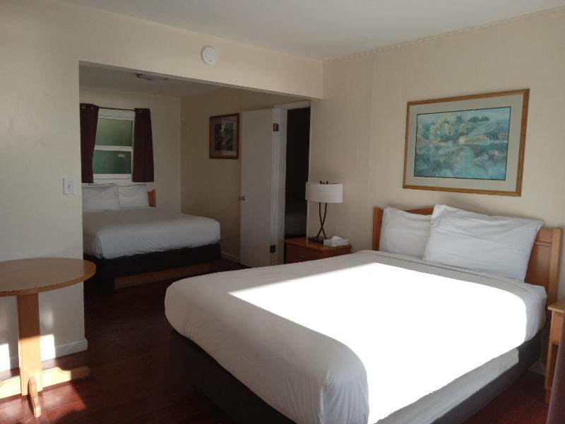 Two-Bedroom Suite image 3