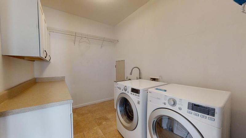 Three-Bedroom House image 4