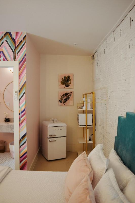 Room 1 Oleander Hotel Boutique Hotel Near Galveston Cruise Port - image 23